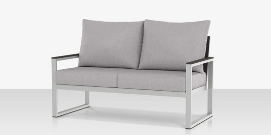 DecoScapes Modera Loveseat