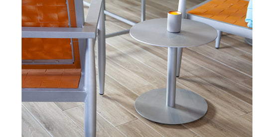 DecoScapes Tides Aluminum 18'' Wide Round End Table